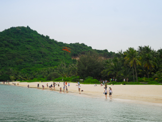 海南三亞游特價(jià)團(tuán)_海南三亞自由行還是跟團(tuán)好_怎么去海南三亞旅游