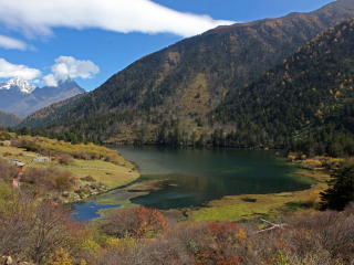 云南香格里拉組團旅游_報團去云南香格里拉多少錢_云南香格里拉旅游多少錢