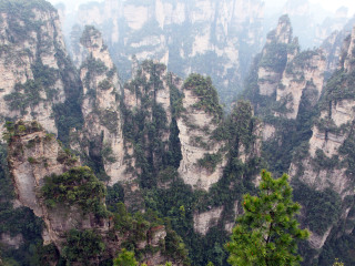 張家界天門山玻璃棧道最適合旅游的季節(jié)_張家界天門山玻璃棧道自由行還是跟團好_張家界天門山玻璃棧道旅游報價