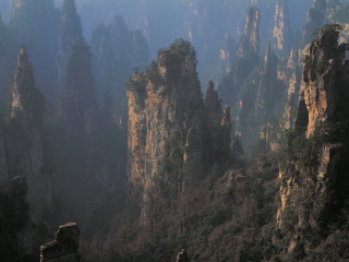 張家界天門山玻璃棧道最適合旅游的季節(jié)_張家界天門山玻璃棧道自由行還是跟團好_張家界天門山玻璃棧道旅游報價