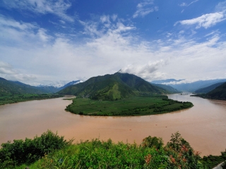 云南香格里拉特價旅游團報價_2021去云南香格里拉跟團多少錢_云南香格里拉游8月份報價