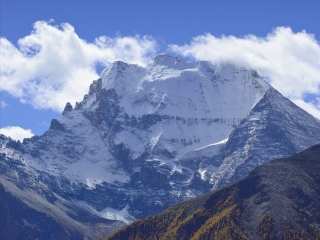 云南香格里拉組團旅游_報團去云南香格里拉多少錢_云南香格里拉旅游多少錢