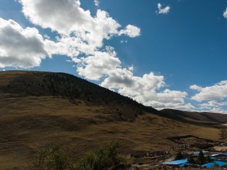 云南香格里拉組團旅游_報團去云南香格里拉多少錢_云南香格里拉旅游多少錢