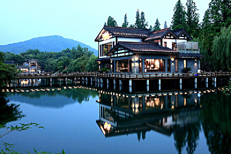 杭州黄龙旅游集散中心有没有去野生动物园的车