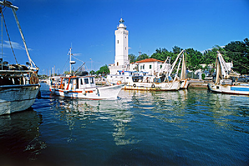 请问欧洲西部的旅游景点和各个国家的首都
