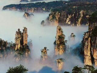 張家界天門山玻璃棧道旅游路線_張家界天門山玻璃棧道旅游價(jià)格多少跟團(tuán)_張家界天門山玻璃棧道旅游花費(fèi)一般多少