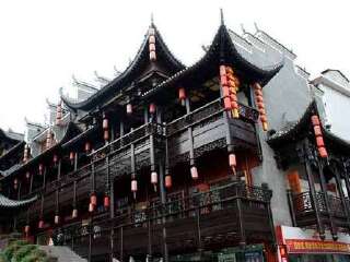 湖南鳳凰古城旅游組團(tuán)_湖南鳳凰古城九月旅游_2021年湖南鳳凰古城旅游團(tuán)報(bào)價(jià)