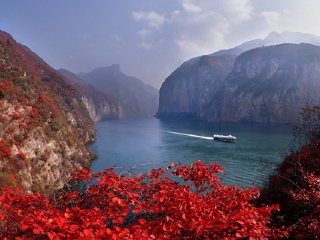 長(zhǎng)江三峽跟團(tuán)還是自由行_長(zhǎng)江三峽自由行還是跟團(tuán)好_長(zhǎng)江三峽旅游要多少錢跟團(tuán)