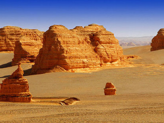 嘉峪關(guān)旅游報(bào)團(tuán)價(jià)格_嘉峪關(guān)八月份旅游_嘉峪關(guān)旅游跟團(tuán)需多少錢