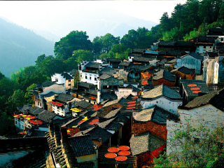 廬山旅游跟團(tuán)需多少錢_廬山旅游費(fèi)用多少_以往國慶廬山游價格