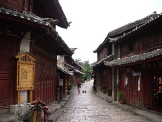 云南香格里拉自由行還是跟團好_云南香格里拉旅行跟團_云南香格里拉半自由行