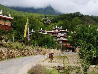 去四川九寨溝旅游_香港旅游團(tuán)四川九寨溝_2021去四川九寨溝跟團(tuán)多少錢