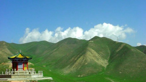 日月山