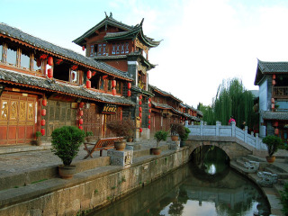云南香格里拉自由行還是跟團好_云南香格里拉旅行跟團_云南香格里拉半自由行