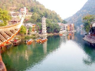 張家界旅游價格多少_張家界游報價_張家界旅游團