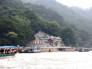 云南梅里雪山旅游多少錢_云南梅里雪山自由行組團(tuán)_香港旅游團(tuán)云南梅里雪山