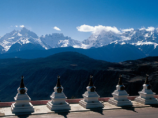 2021年云南香格里拉旅游團(tuán)報(bào)價(jià)_特價(jià)云南香格里拉游_云南香格里拉旅游多少錢一個(gè)人
