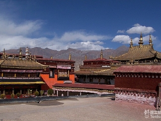 西藏布達(dá)拉宮報(bào)團(tuán)旅游多少錢(qián)_2021去西藏布達(dá)拉宮跟團(tuán)多少錢(qián)_西藏布達(dá)拉宮旅游價(jià)格多少