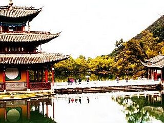云南麗江旅游團(tuán)報價2021_云南麗江旅游多少錢一個人_云南麗江報團(tuán)旅游多少錢