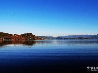 云南瀘沽湖旅行團自由行_2021年云南瀘沽湖旅游團報價_云南瀘沽湖高端品質(zhì)旅游團