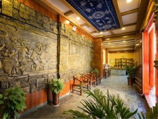 張家界游特價(jià)團(tuán)_張家界2人旅游需要多少錢(qián)_8月張家界旅游