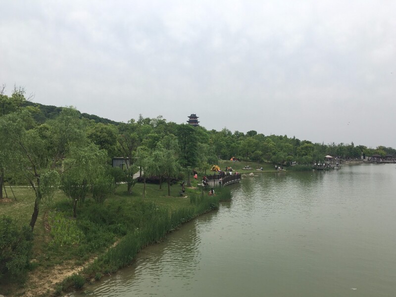 凤凰湖在凤凰山下婉约妩媚