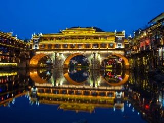 湖南鳳凰古城最佳旅游路線_8月湖南鳳凰古城旅游_湖南鳳凰古城高端品質(zhì)旅游團