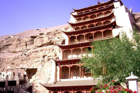<甘肃+青海+敦煌莫高窟+鸣沙山+嘉峪关+青海湖+塔尔寺双卧9日游>夕阳红全程0购物0自费景点目的地专业全陪保姆式服务