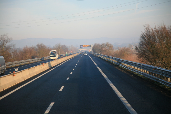 gdp增速_2018gdp欧洲城市(3)