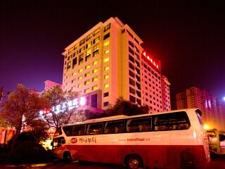 张家界旅游出国旅游_春节前去张家界旅游团_张家界8日旅游团