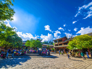 以往國(guó)慶云南玉龍雪山游價(jià)格_云南玉龍雪山八月份旅游_2021年云南玉龍雪山旅游團(tuán)報(bào)價(jià)