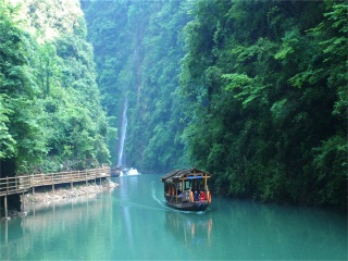 湖南張家界游跟團多少錢2021_湖南張家界特價旅游團報價_湖南張家界最適合旅游的季節(jié)