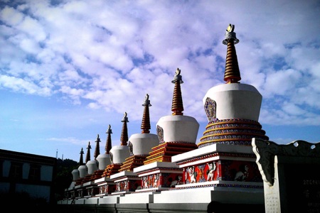 塔尔寺经济总量和游客接待量_塔尔寺图片(3)