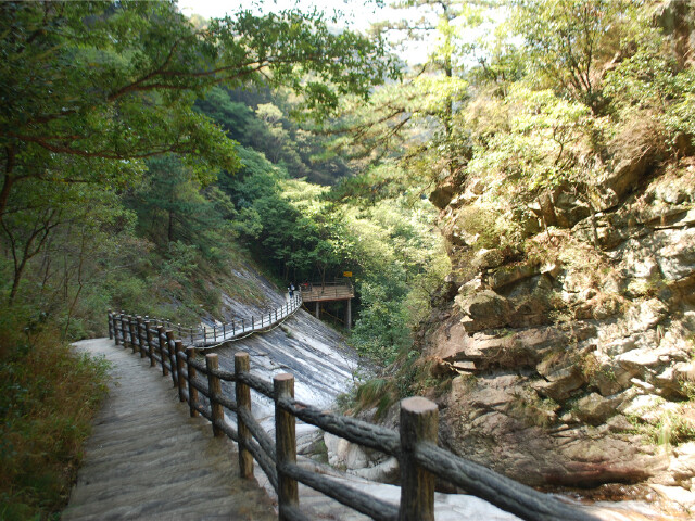 10062431 大别山天堂大峡谷位于湖北省罗田县天堂寨景区内,是一个风景