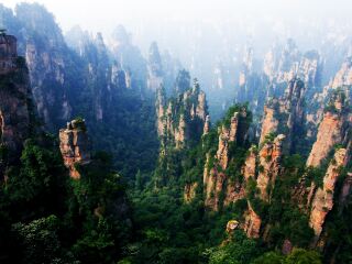 張家界天門山玻璃棧道旅游路線_張家界天門山玻璃棧道旅游價(jià)格多少跟團(tuán)_張家界天門山玻璃棧道旅游花費(fèi)一般多少
