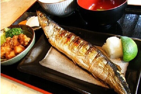 秋刀鱼怎么做的_秋刀鱼好吃吗_秋刀鱼怎么样