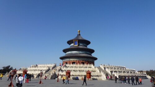 早餐后,游览明清两代帝王祭天场所-【天坛公园】(首道门票,约60分钟)