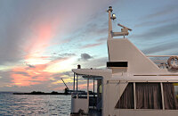 阿卡罗阿乘船游览 