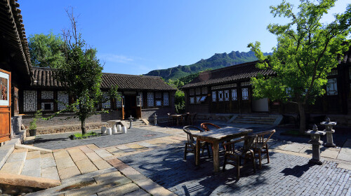 度: 99%  来自6名游客的点评 特色服务: 入住酒店: 古北水镇八旗客栈