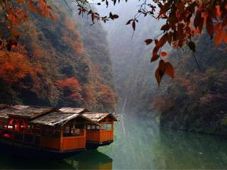張家界天門山玻璃棧道旅游路線_張家界天門山玻璃棧道旅游價(jià)格多少跟團(tuán)_張家界天門山玻璃棧道旅游花費(fèi)一般多少