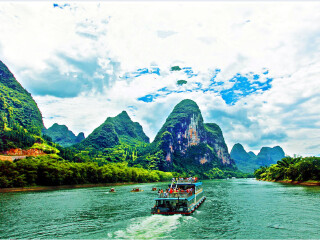 桂林旅游價(jià)格多少跟團(tuán)_桂林旅游跟團(tuán)需多少錢(qián)_桂林旅游多少錢(qián)一個(gè)人
