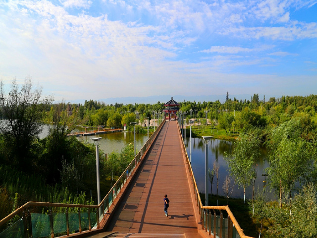 伊宁市七彩广场
