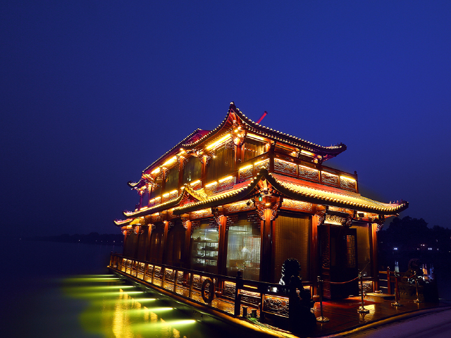 壁纸 城楼 旅游 夜景 640_480