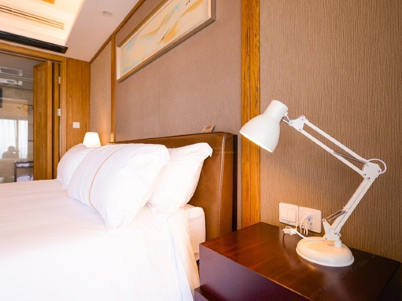 hotelPic