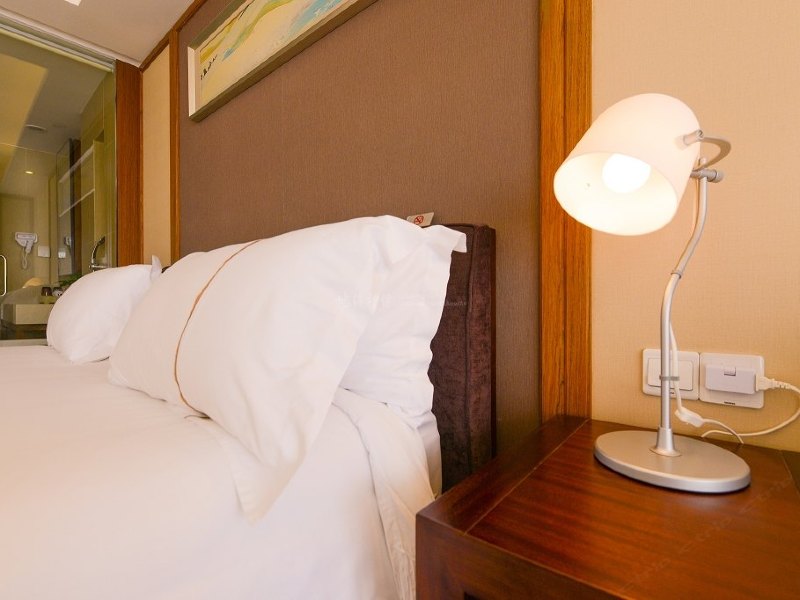 hotelPic