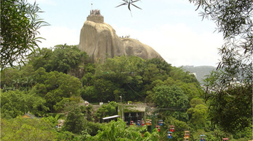 地址:位于鼓浪屿风景区 晃右路62号(日光岩) 地址:位于鼓浪屿福建路32