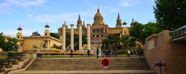 西班牙旅游带什么特产_西班牙葡萄牙特色伴手
