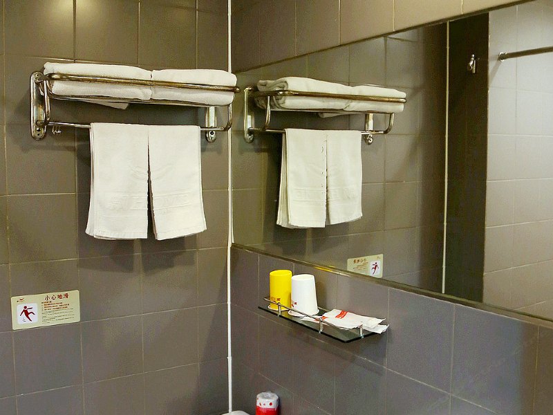 hotelPic