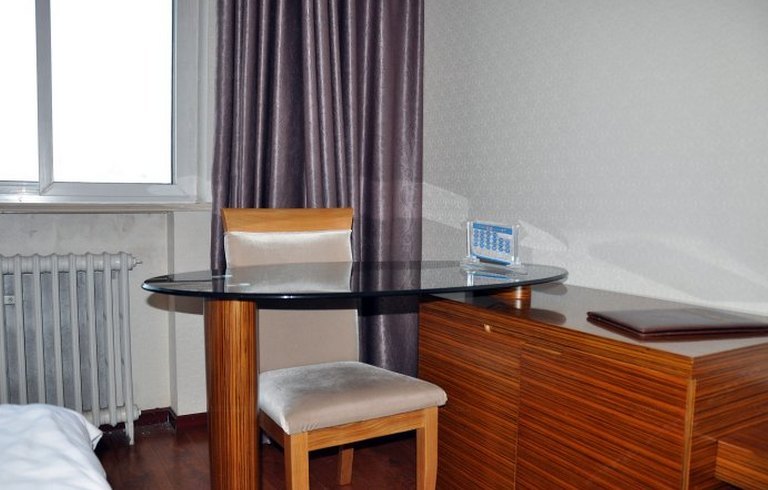 hotelPic