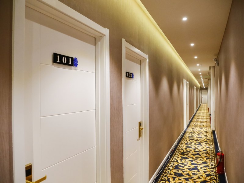 hotelPic